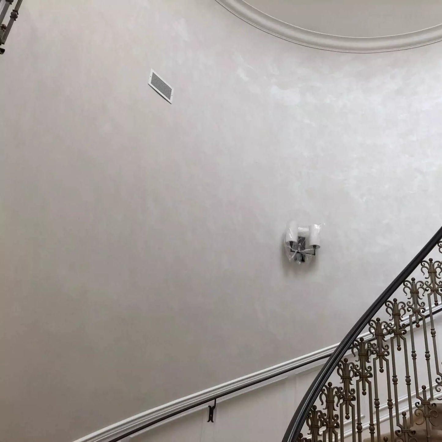 Formal Stairwell Pearlas Velvet